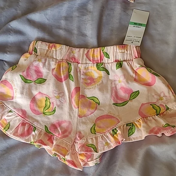 Juicy Couture, 2 Piece Set of top and shorts, Pink, 18 months - Picture 2 of 7